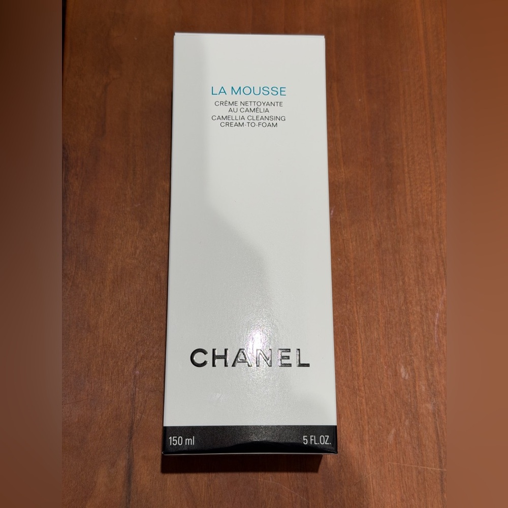 CHANEL La Mousse Cream-to-Foam Cleanser - White & Black